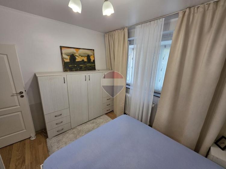 Apartament cu 4 camere decomandat, mobilat în Rahova