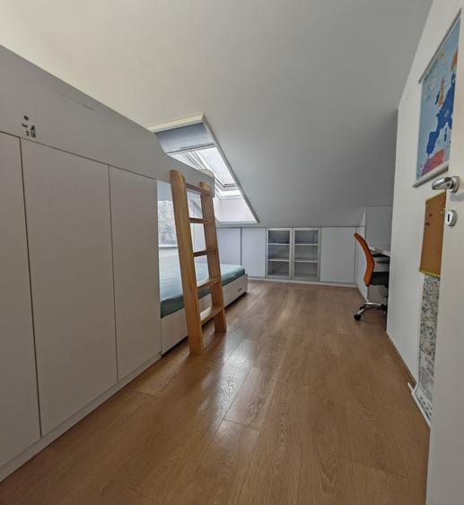 Apartament cu 4 camere decomandat în Alexandru cel Bun