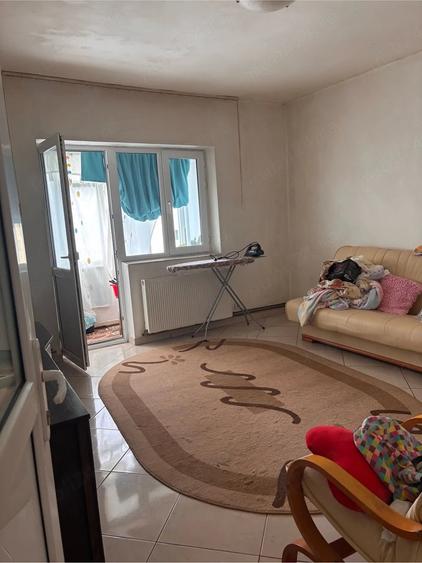 Apartament cu 2 camere decomandat în 1 Decembrie
