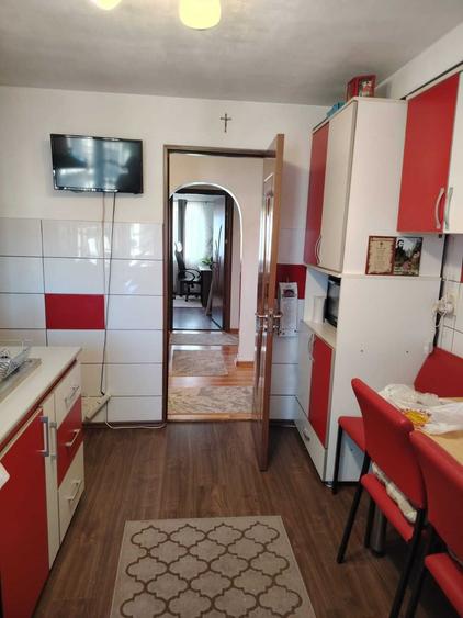 Apartament cu 4 camere decomandat în Obcini