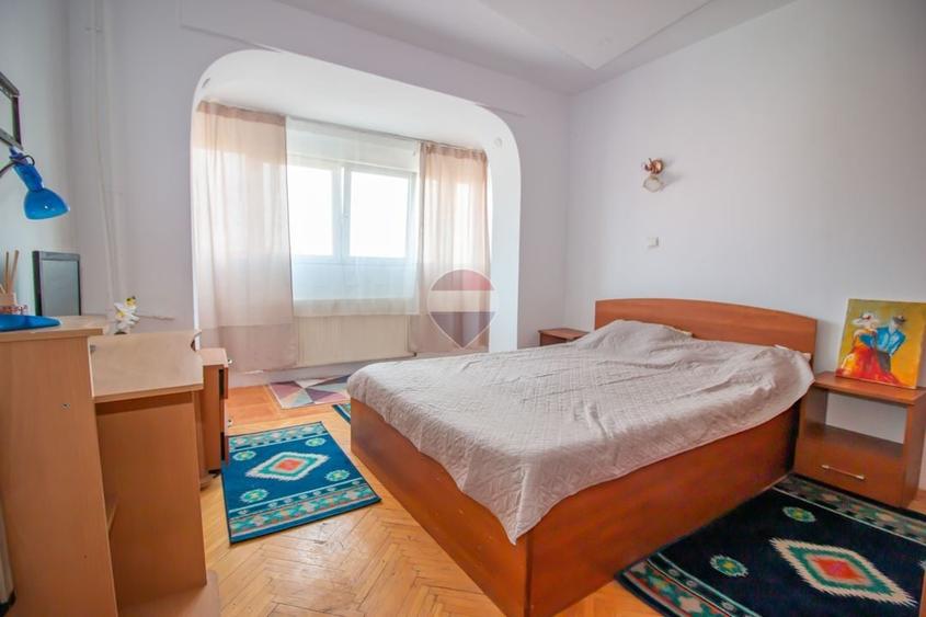 Apartament cu 3 camere decomandat, mobilat în Ghencea