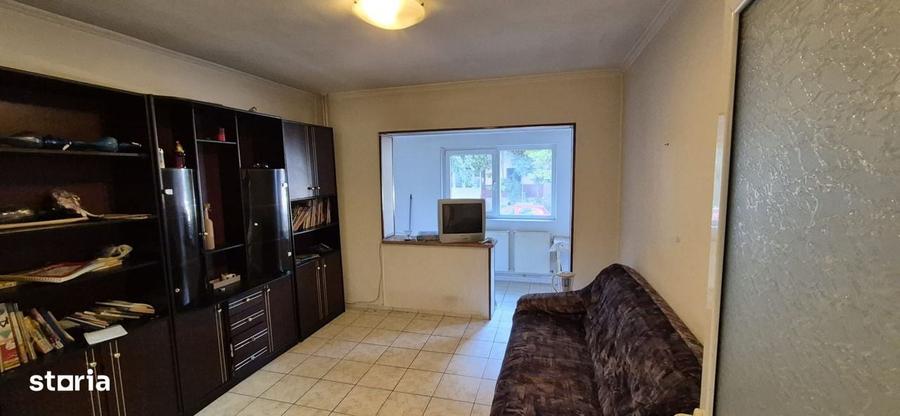 Apartament cu 2 camere decomandat în Buzaului
