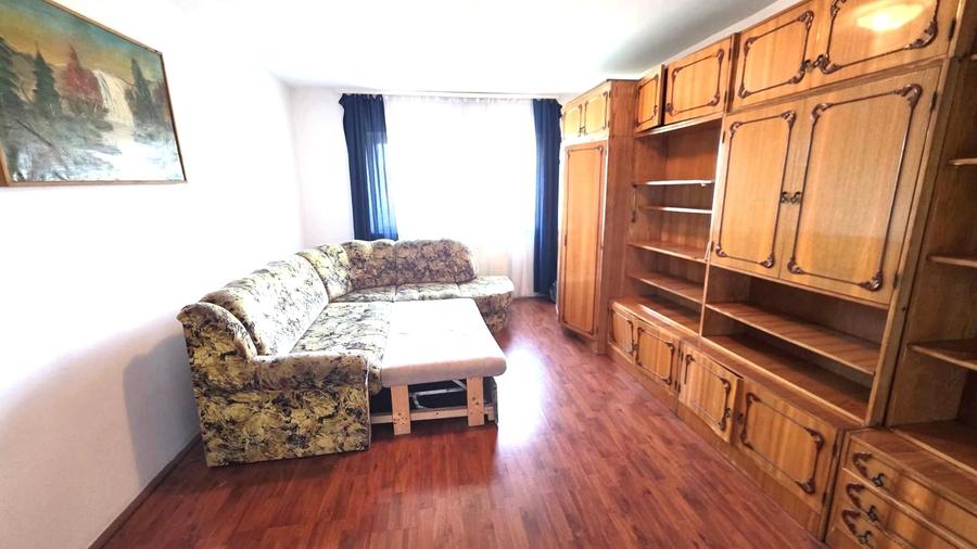 Apartament cu 3 camere decomandat în Nord-Est