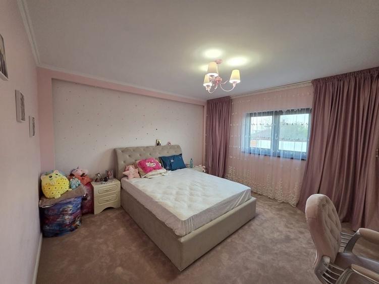 Casă cu 4 camere cu Teren 800 Mp în Strejnicu