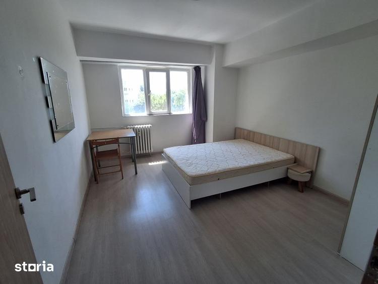 Apartament cu 3 camere semidecomandat, mobilat în Colentina — fotografia 1