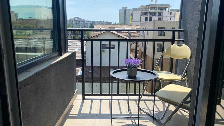 Apartament cu 2 camere decomandat în Universitate