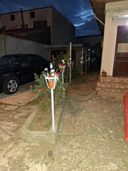 Casă cu 6 camere cu Teren 400 Mp în 8 Martie