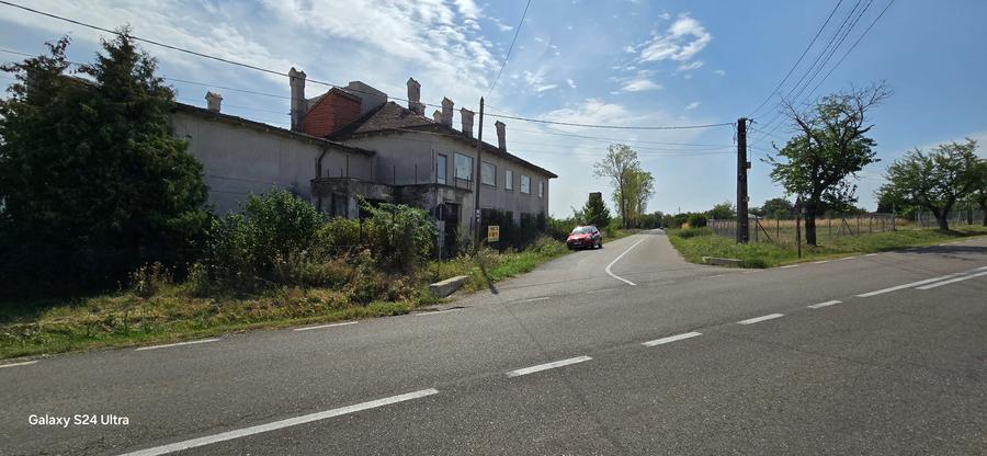 Spațiu comercial, de 800 mp, în Cucorăni