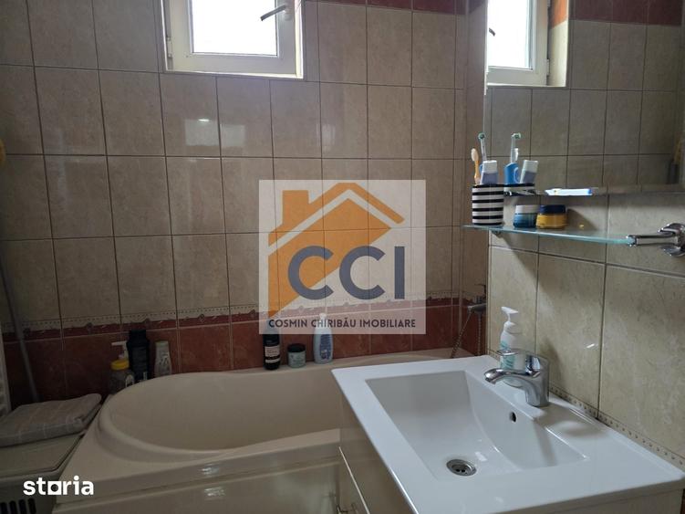 Apartament cu 3 camere decomandat în Răcăciuni