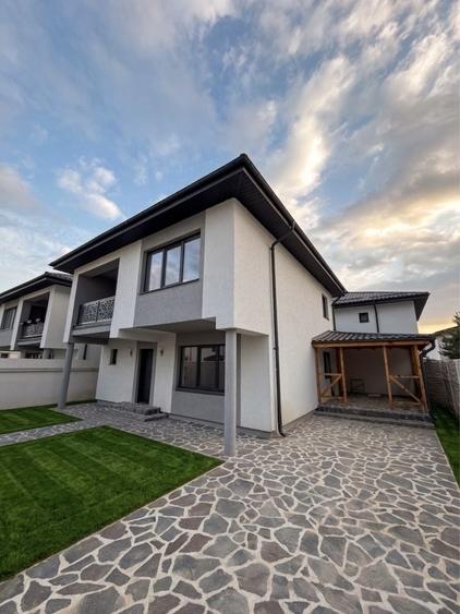 Casă cu 5 camere în Cernica