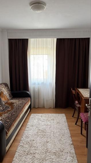 Apartament cu 3 camere decomandat în Găvana