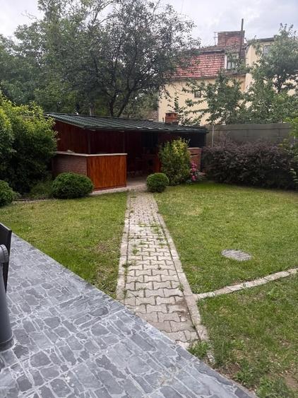 Casă individuală cu 5 camere cu Teren 485 Mp în Zorilor