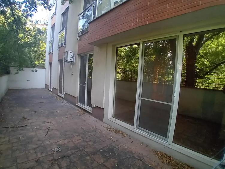 Apartament cu 4 camere în Victoriei