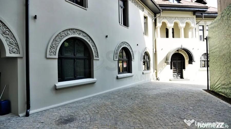 Casă cu 7 camere cu Teren 474 Mp în Lahovari