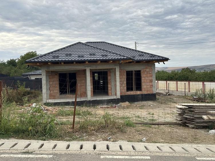 Casă cu 3 camere în Central