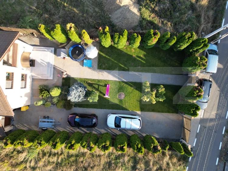 Casă individuală cu 4 camere cu Canalizare în Corunca