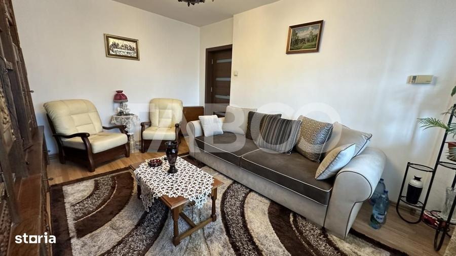 Apartament cu 4 camere decomandat în Mihai Viteazul