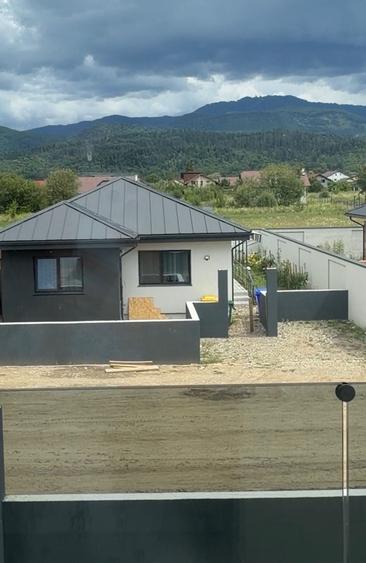 Casă cu 3 camere în Cristian