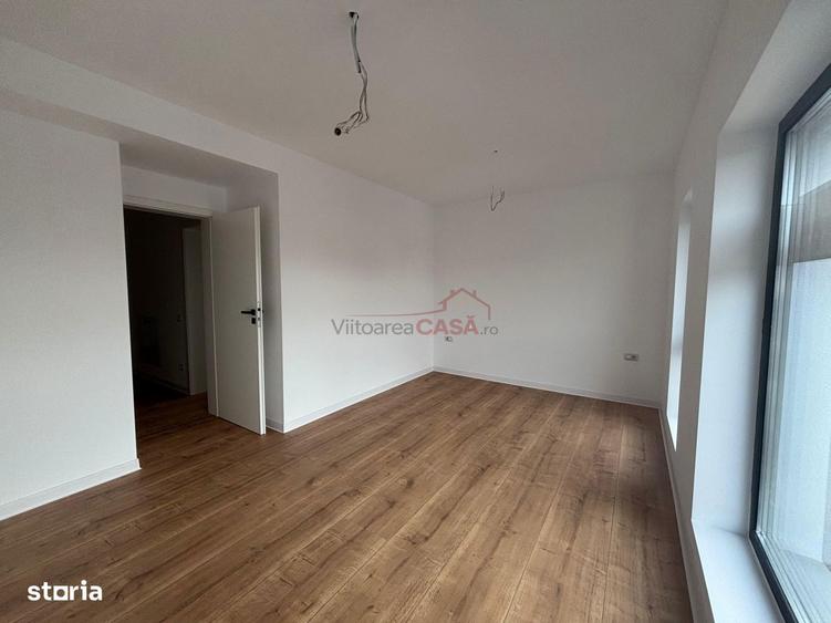 Casă cu 4 camere cu Canalizare în Titan