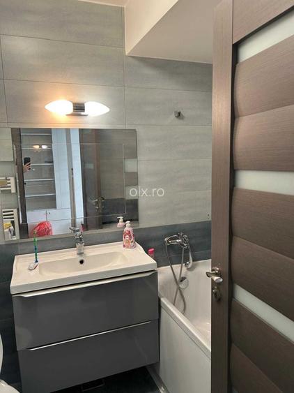 Inchiriez Apartament zona VIVO
