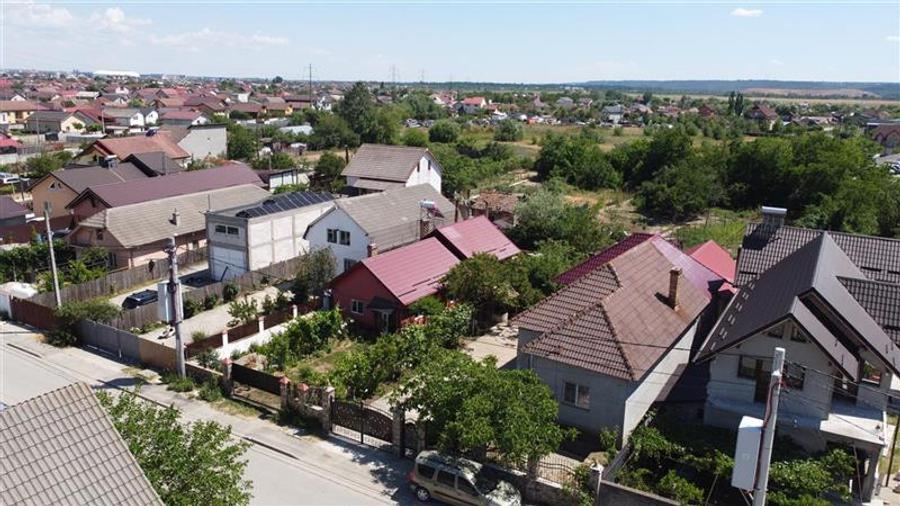 Teren Construcții intravilan de 1033 mp, în Cernele