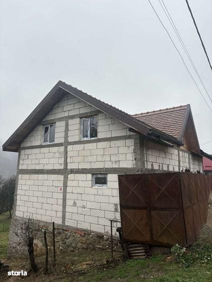 Casă cu 4 camere în Cetățeni