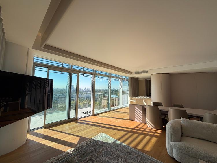 Apartament deosebit cu vedere la lacul Floreasca în Up-Site,3 parcări valabile