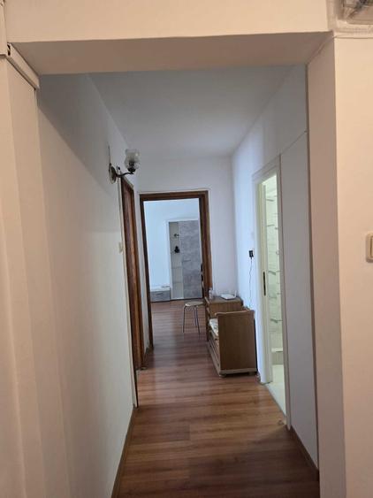 Apartament cu 2 camere decomandat în Apusului