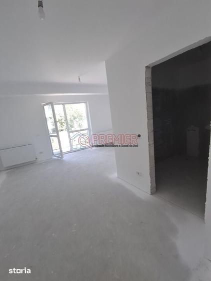 Apartament cu 4 camere în Metalurgiei
