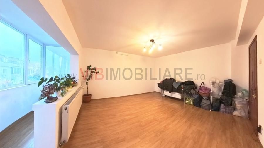 Apartament cu 2 camere decomandat în Tei