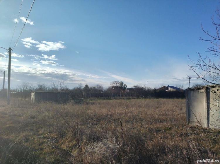 Teren de 1056 mp, în Sinești