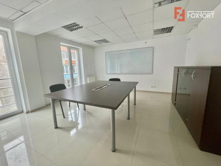 Spațiu comercial, de 585 mp, în Simion Bărnuțiu