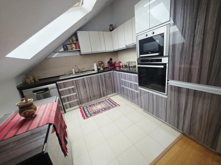 Apartament cu 2 camere decomandat în Sânpetru