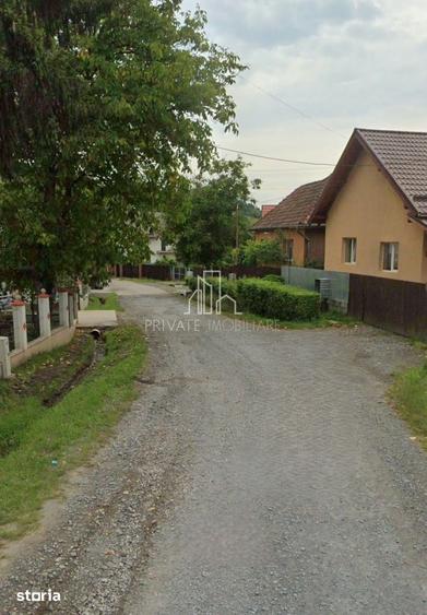 Teren de 608 mp, în Livezeni