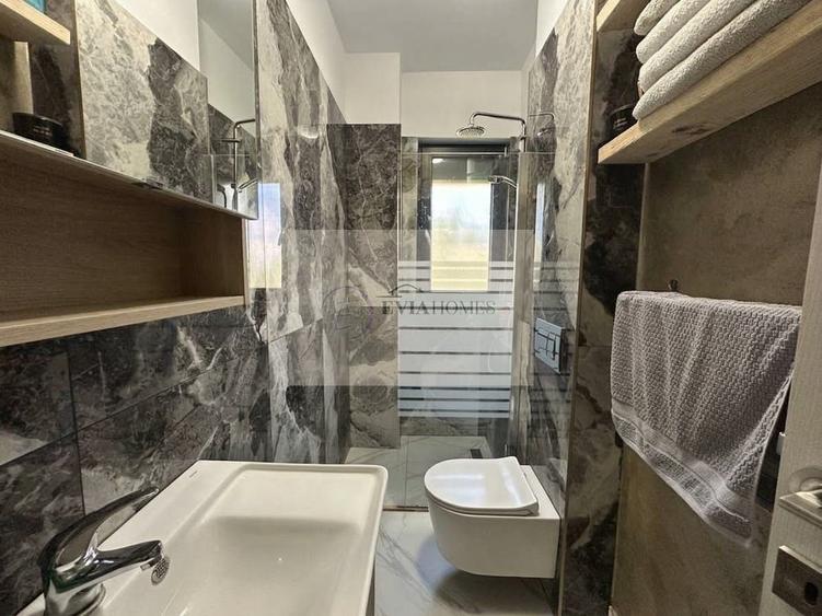 Apartament cu 3 camere semidecomandat, mobilat în Bună Ziua