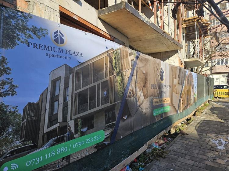 Apartament cu 4 camere decomandat în Ștefan cel Mare