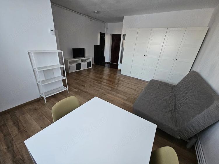 Garsonieră decomandată în Vitan