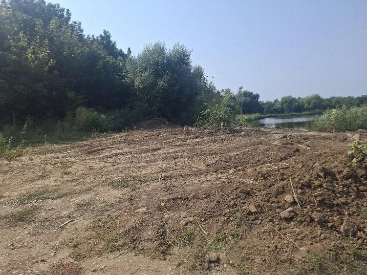Teren de 1300 mp, în Ștefăneștii de Sus