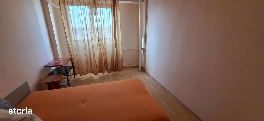 Apartament cu 3 camere, mobilat în Titan