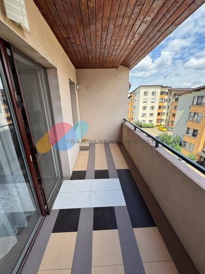 Apartament cu 3 camere decomandat în Florești