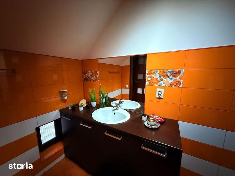 Casă cu 5 camere cu Teren 155 Mp în Central