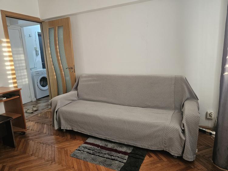 Apartament cu 2 camere decomandat în Popoveni