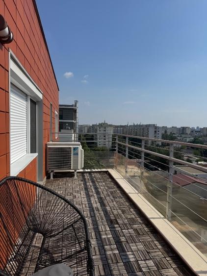 Apartament cu 4 camere decomandat, mobilat în Tei