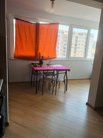 Apartament cu 3 camere în Florești