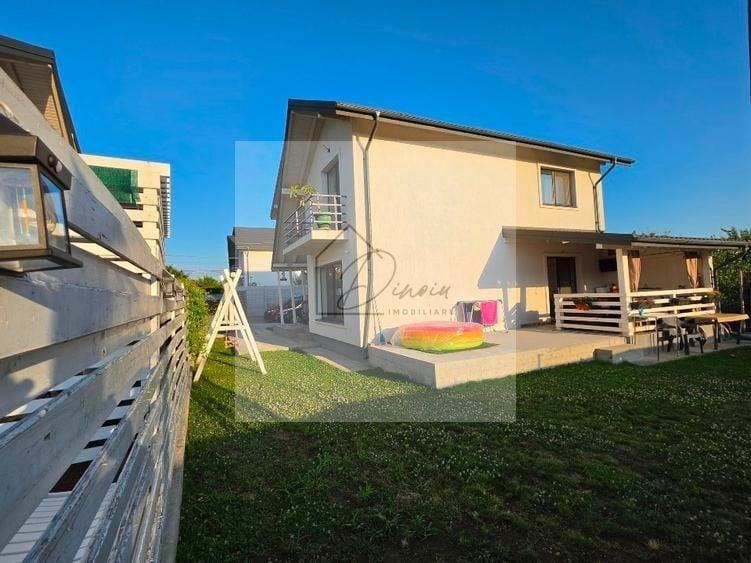 Casă individuală cu 4 camere cu Canalizare în Berceni
