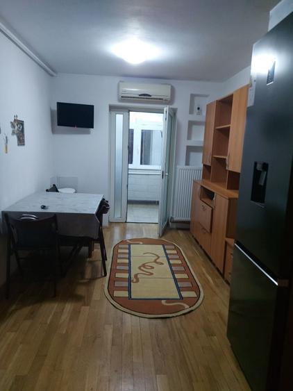 Apartament cu 2 camere decomandat în Rovine