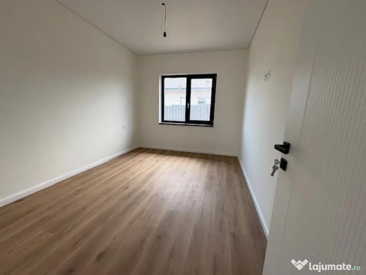 Casă cu 4 camere cu Teren 450 Mp în Horpaz