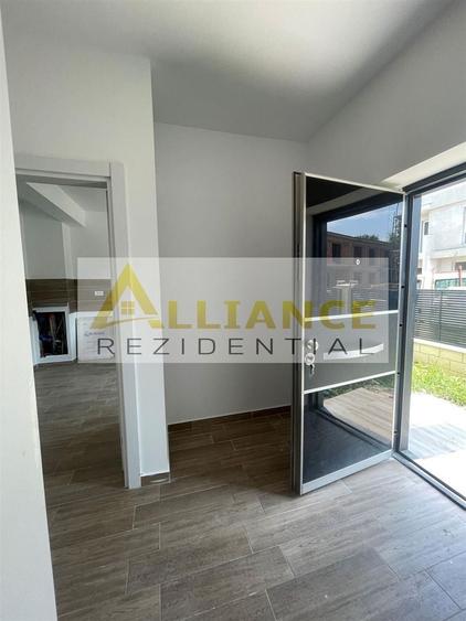 Casă individuală cu 4 camere decomandat cu Canalizare în Berceni