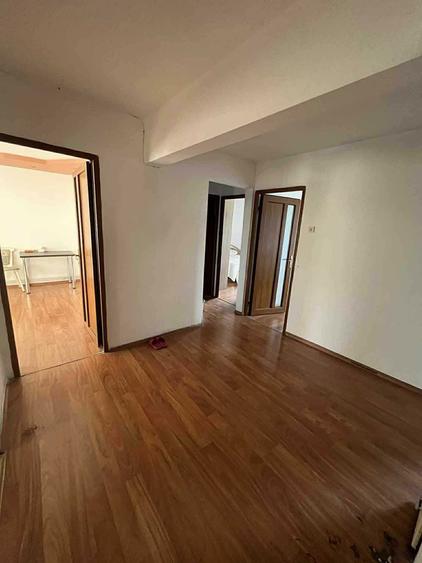 Apartament cu 4 camere decomandat în Gojdu