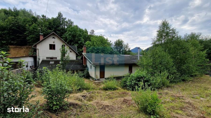 Casă cu 3 camere cu Teren 2000 Mp în Firiza